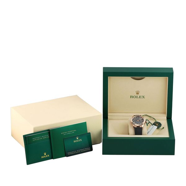 Rolex Sky-Dweller 326235